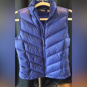 Purple Puffer Vest mnt hardwear xs